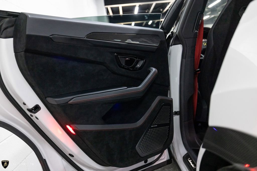 Used 2023 Lamborghini Urus Performante image 35