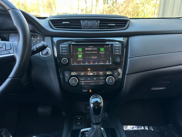 Used 2020 Nissan Rogue SV w/ Premium Package image 19