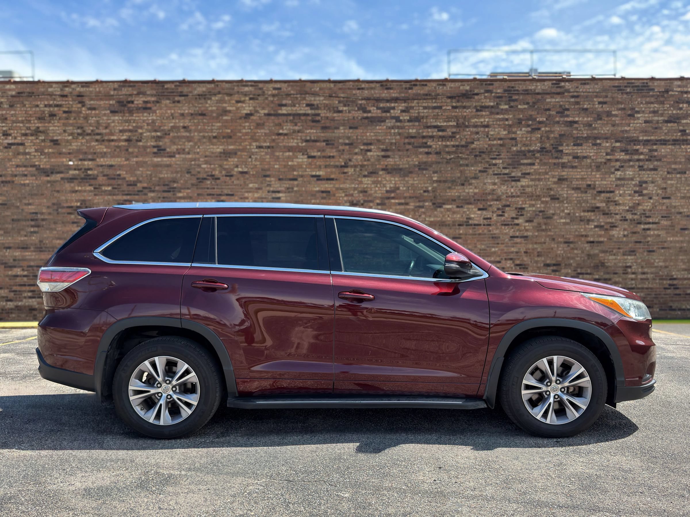 Used 2015 Toyota Highlander XLE FWD image 9