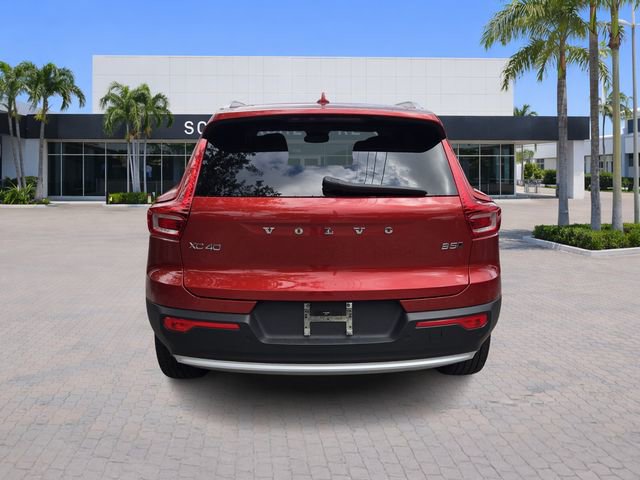 Used 2023 Volvo XC40 B5 Plus image 6