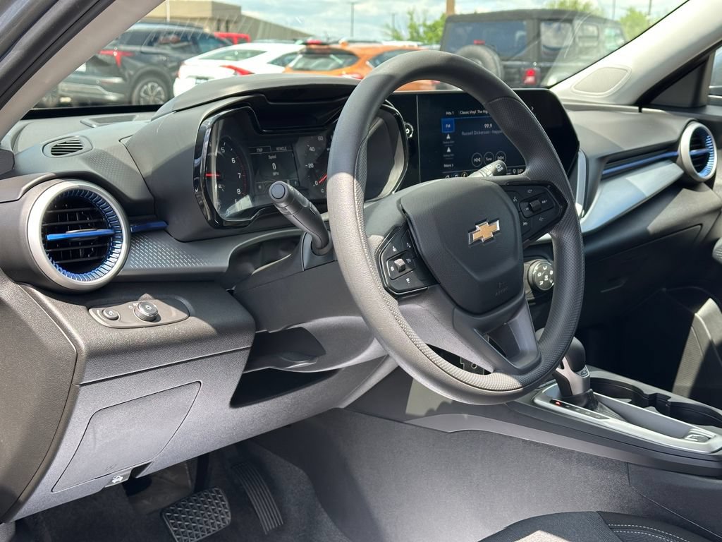 Certified 2025 Chevrolet Trax LS w/ LS Convenience Package FWD image 20