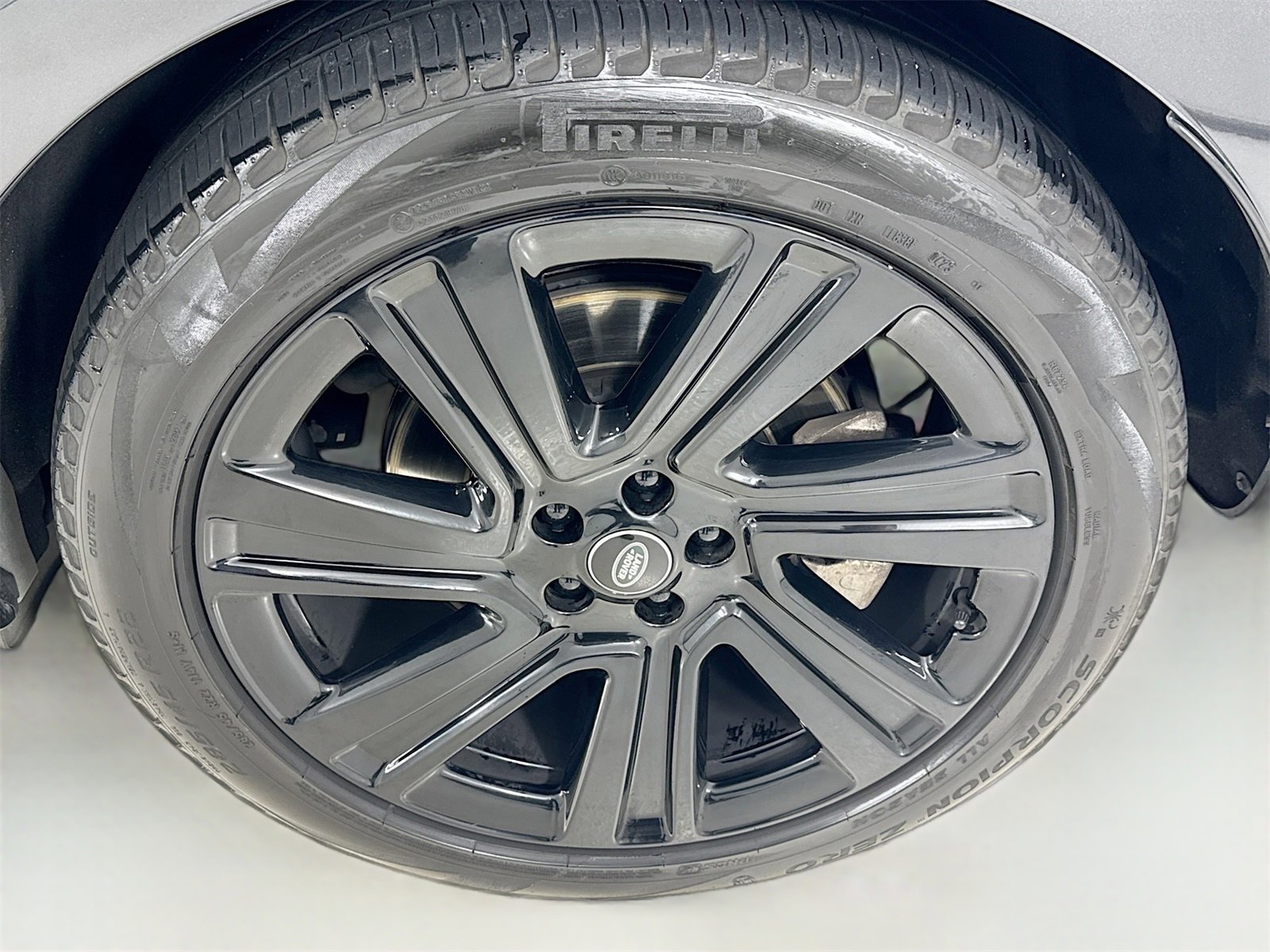 Used 2023 Land Rover Range Rover SE image 31