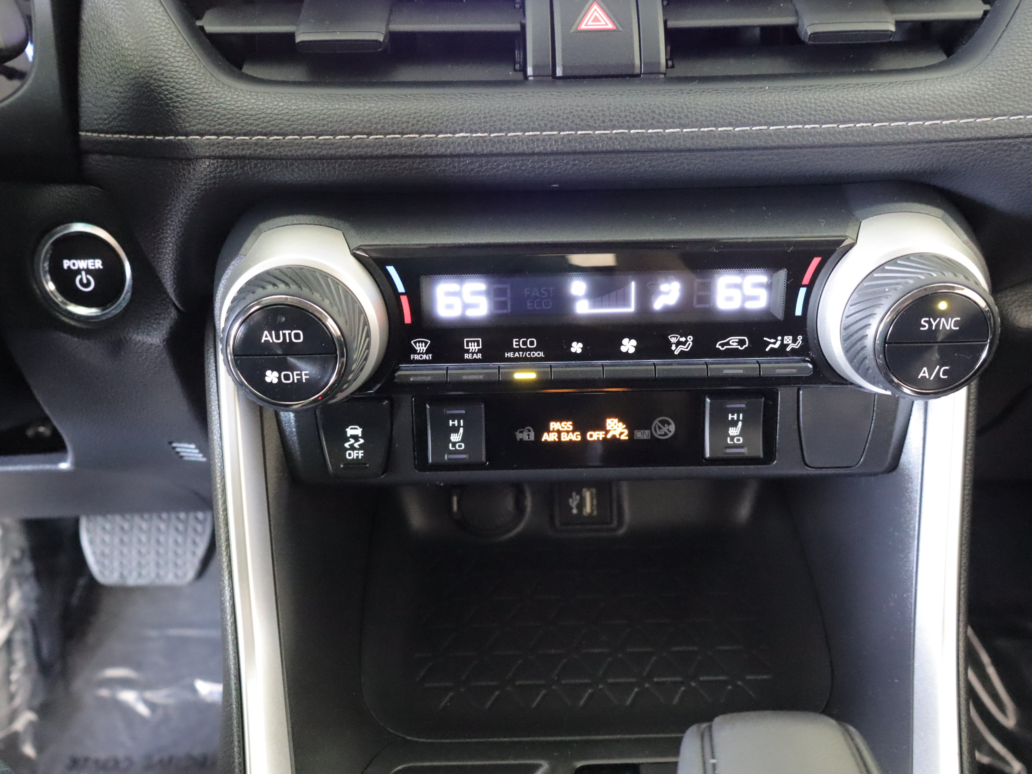 Used 2025 Toyota RAV4 XLE w/ Weather Package AWD/4WD image 16