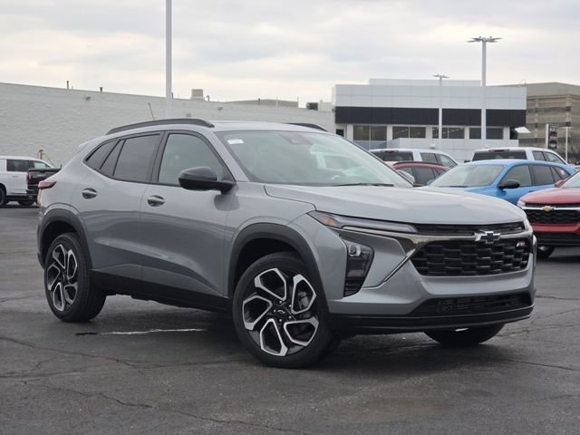New 2026 Chevrolet Trax RS w/ Sunroof Package FWD image 2