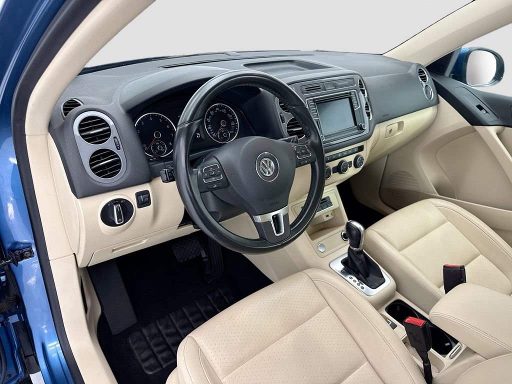 Used 2017 Volkswagen Tiguan S FWD image 9