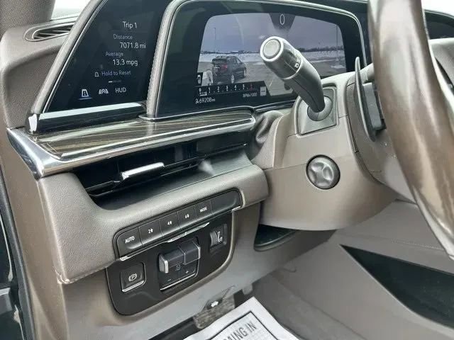 Used 2021 Cadillac Escalade ESV Premium Luxury w/ Heavy-Duty Trailer Package image 24