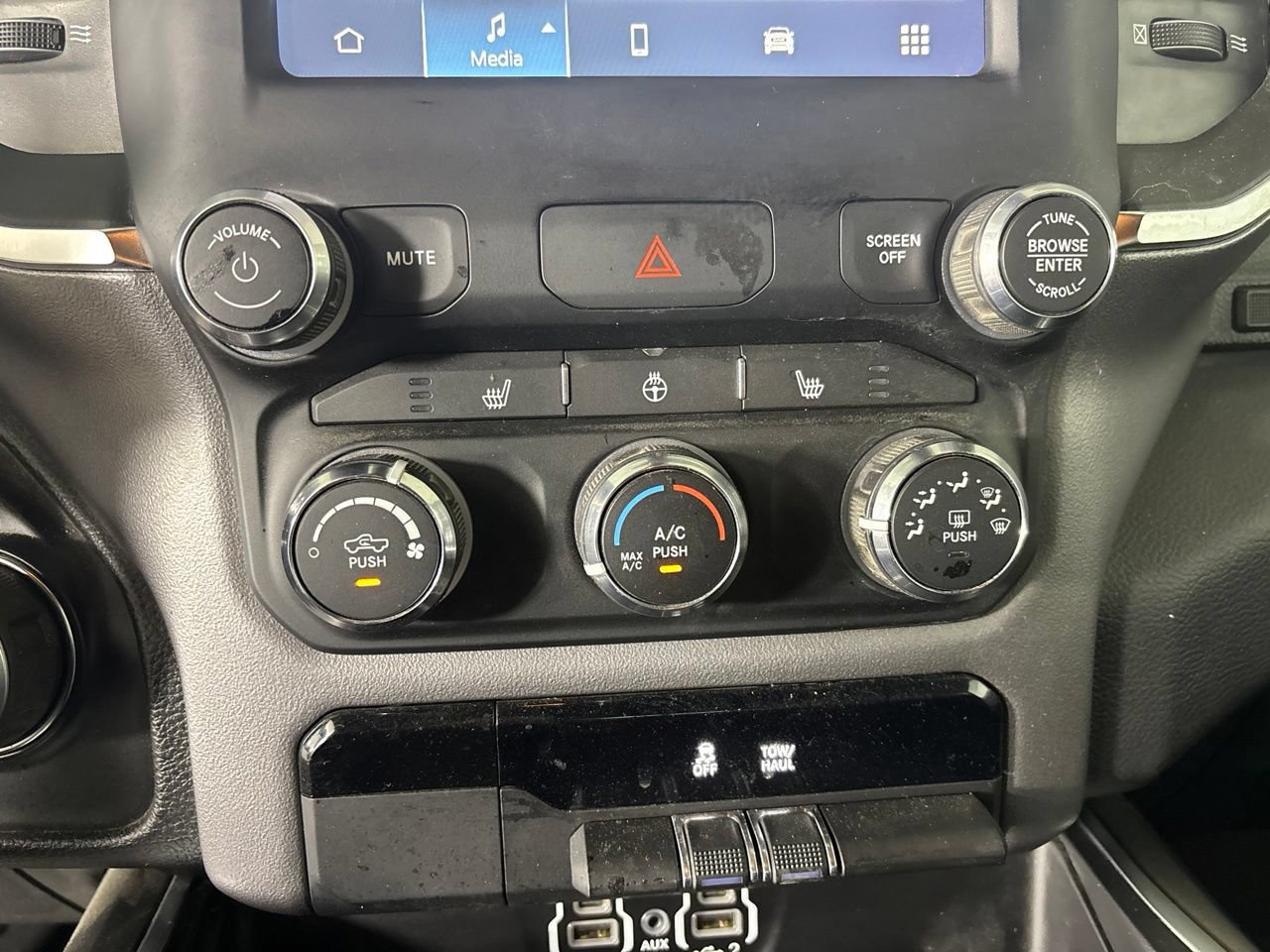 Used 2024 RAM 1500 Big Horn AWD/4WD image 21
