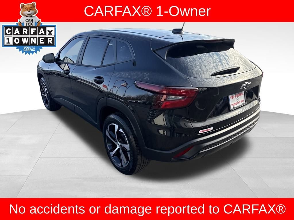 Used 2025 Chevrolet Trax RS w/ Driver Confidence Package image 3