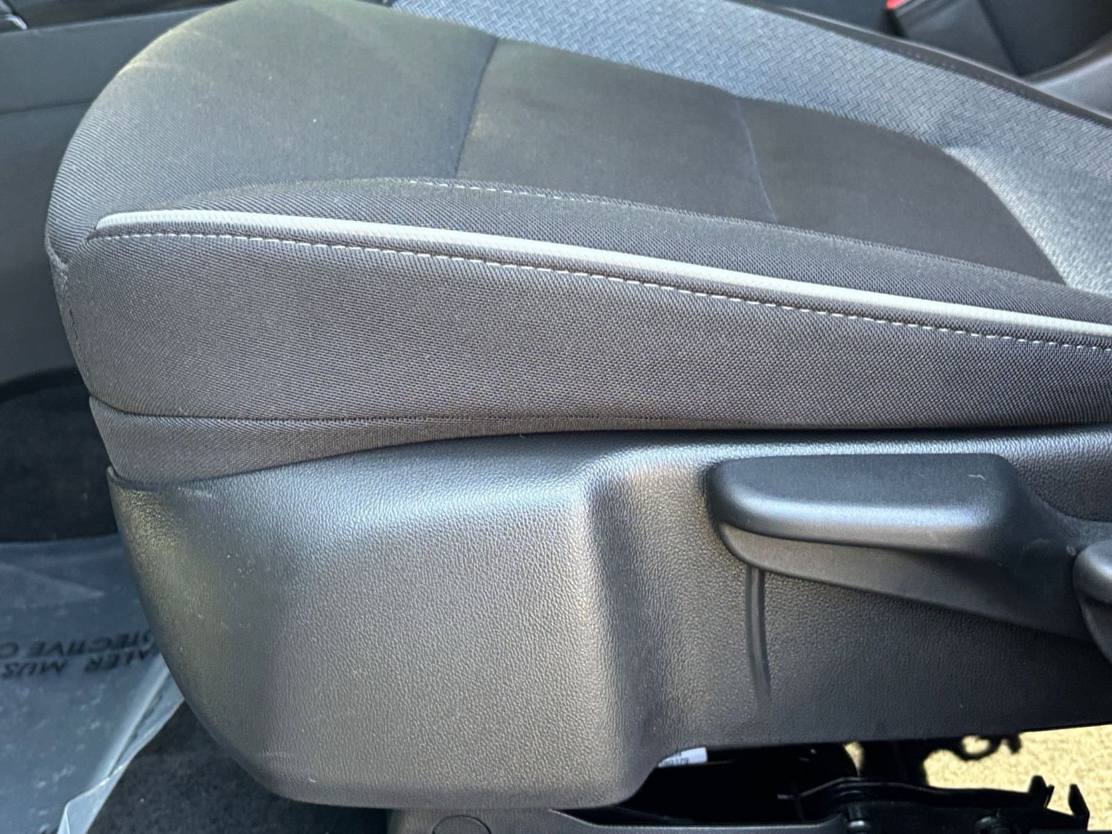 Used 2025 Chevrolet TrailBlazer LT image 28