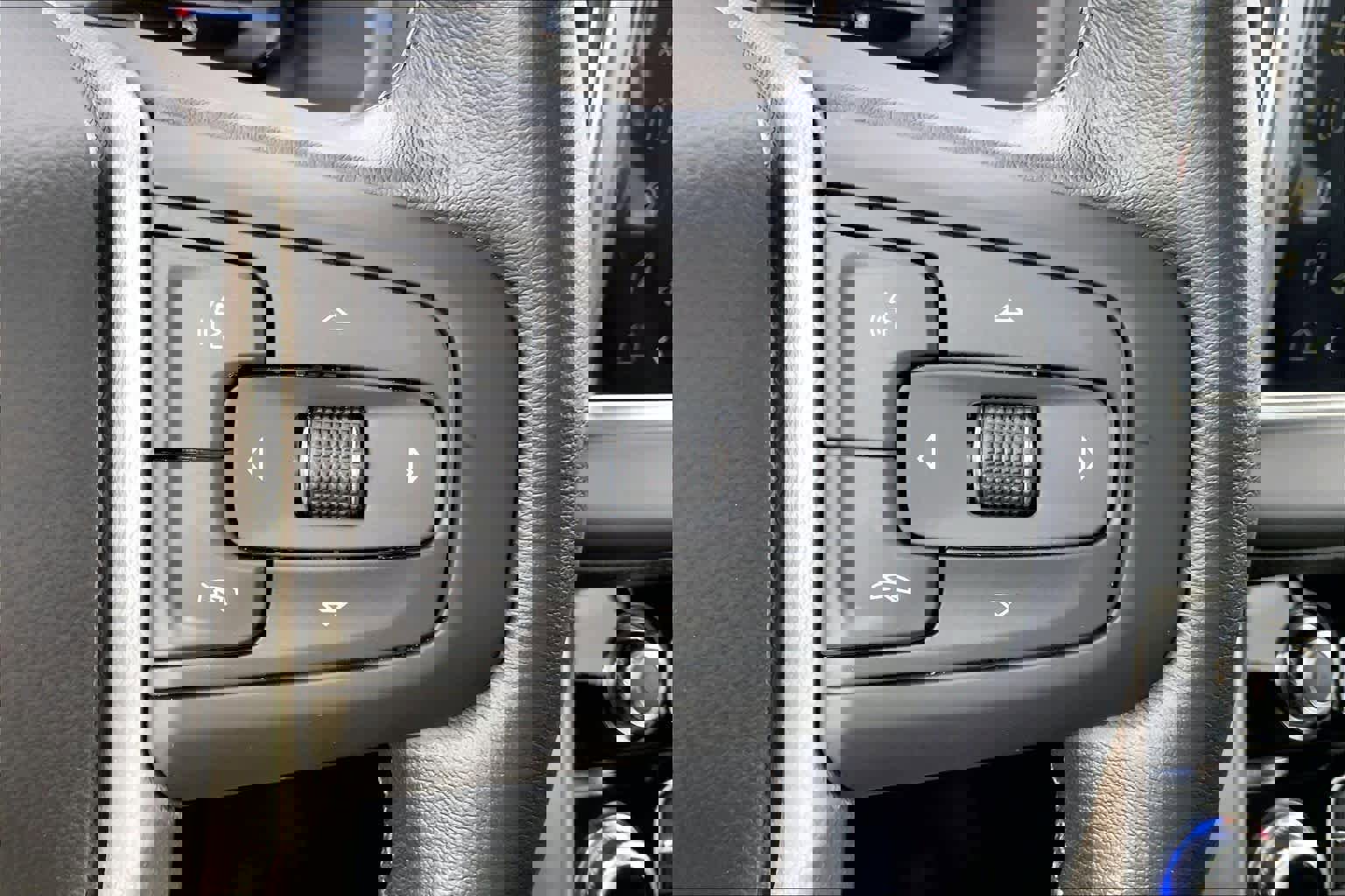 Used 2024 GMC Yukon XL Denali w/ Advanced Technology Package image 24