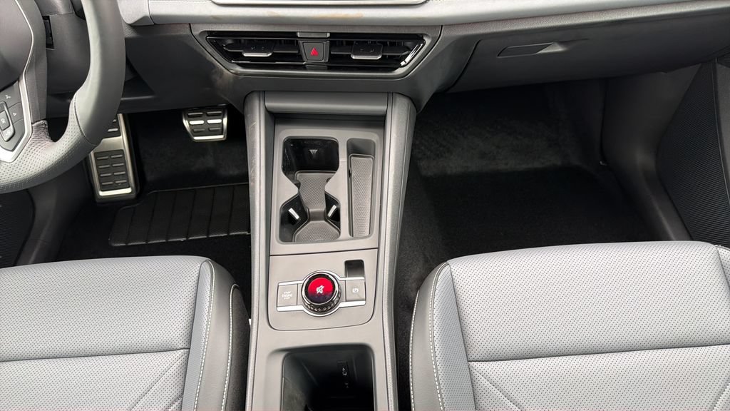 New 2026 Volkswagen Tiguan SE R-Line FWD image 21