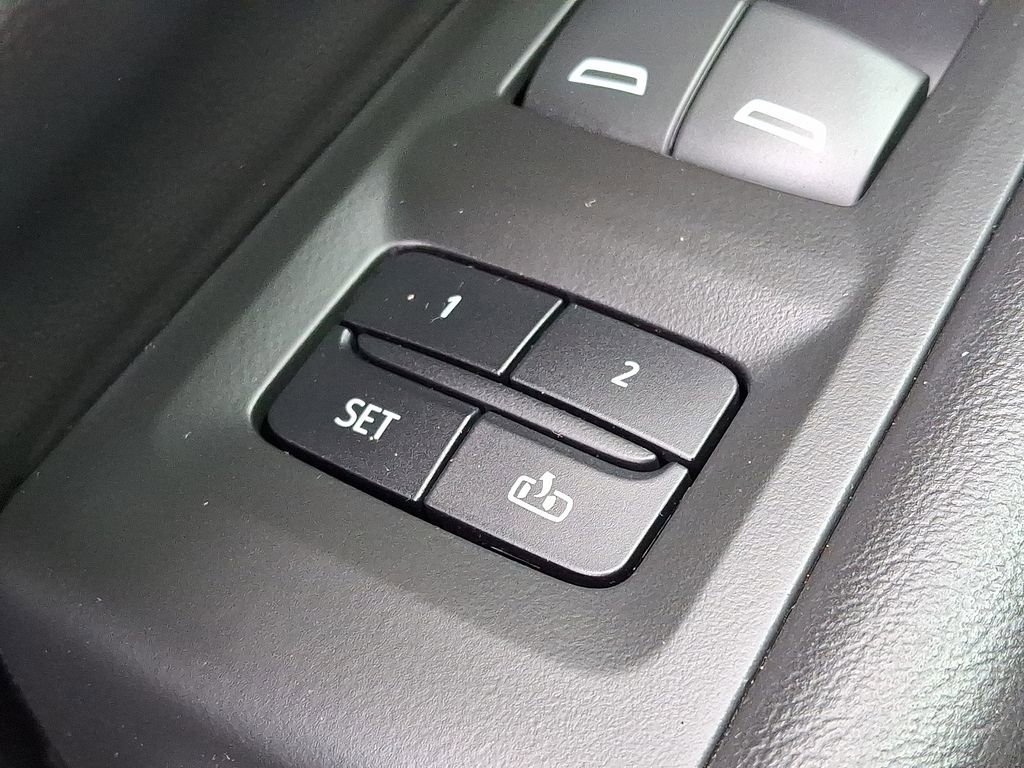 Used 2023 GMC Yukon AT4 w/ AT4 Premium Package image 29