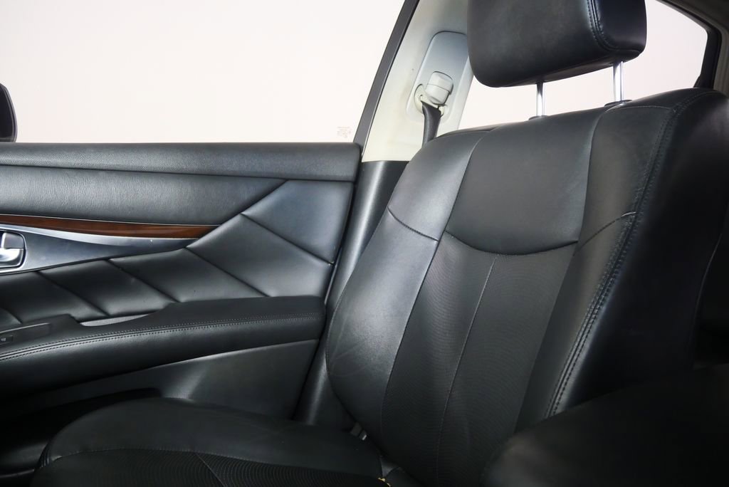 Used 2019 INFINITI Q70 L 3.7 image 26