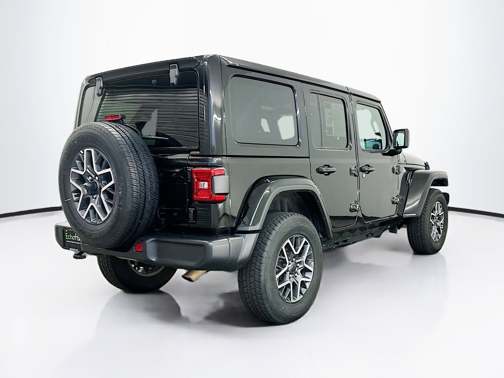Used 2025 Jeep Wrangler Sahara image 9