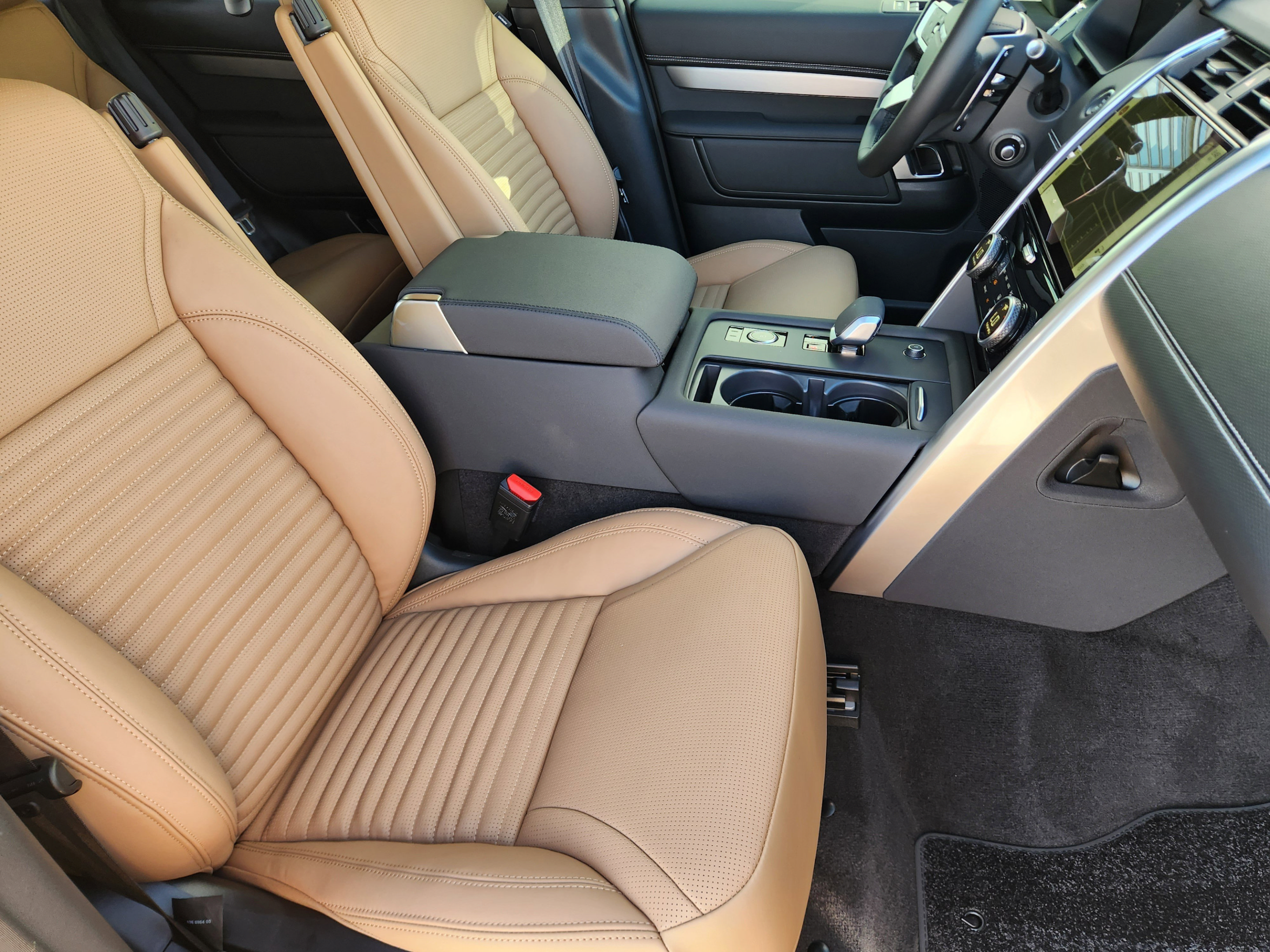 New 2026 Land Rover Discovery Limited Edition AWD/4WD image 9