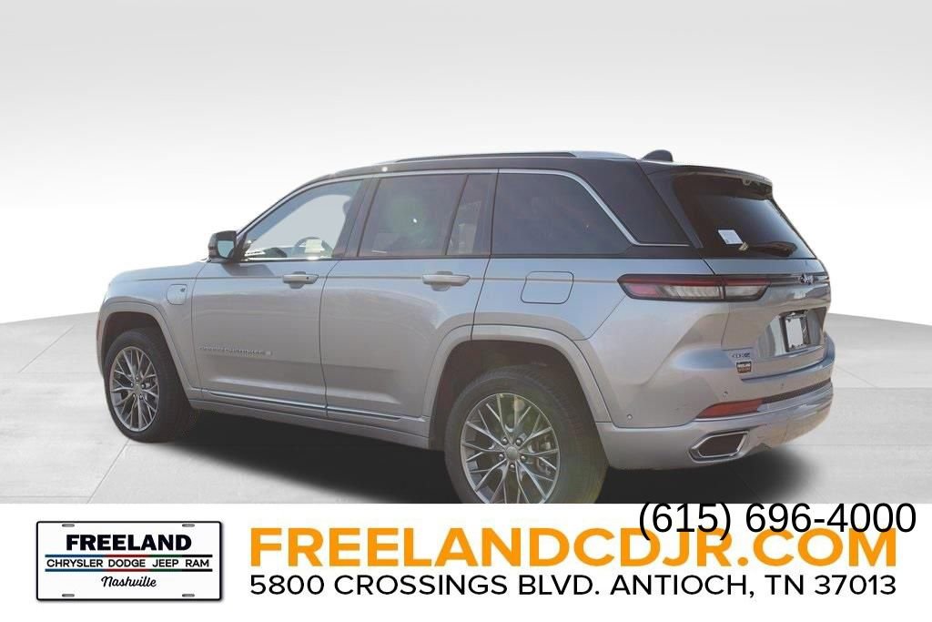 New 2024 Jeep Grand Cherokee Summit w/ Advanced Protech Group IV AWD/4WD image 4
