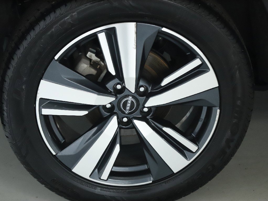 Used 2023 Nissan Rogue SL w/ SL Premium Package image 12