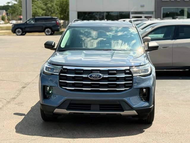 Used 2025 Ford Explorer Active w/ Active Comfort Package AWD/4WD image 32