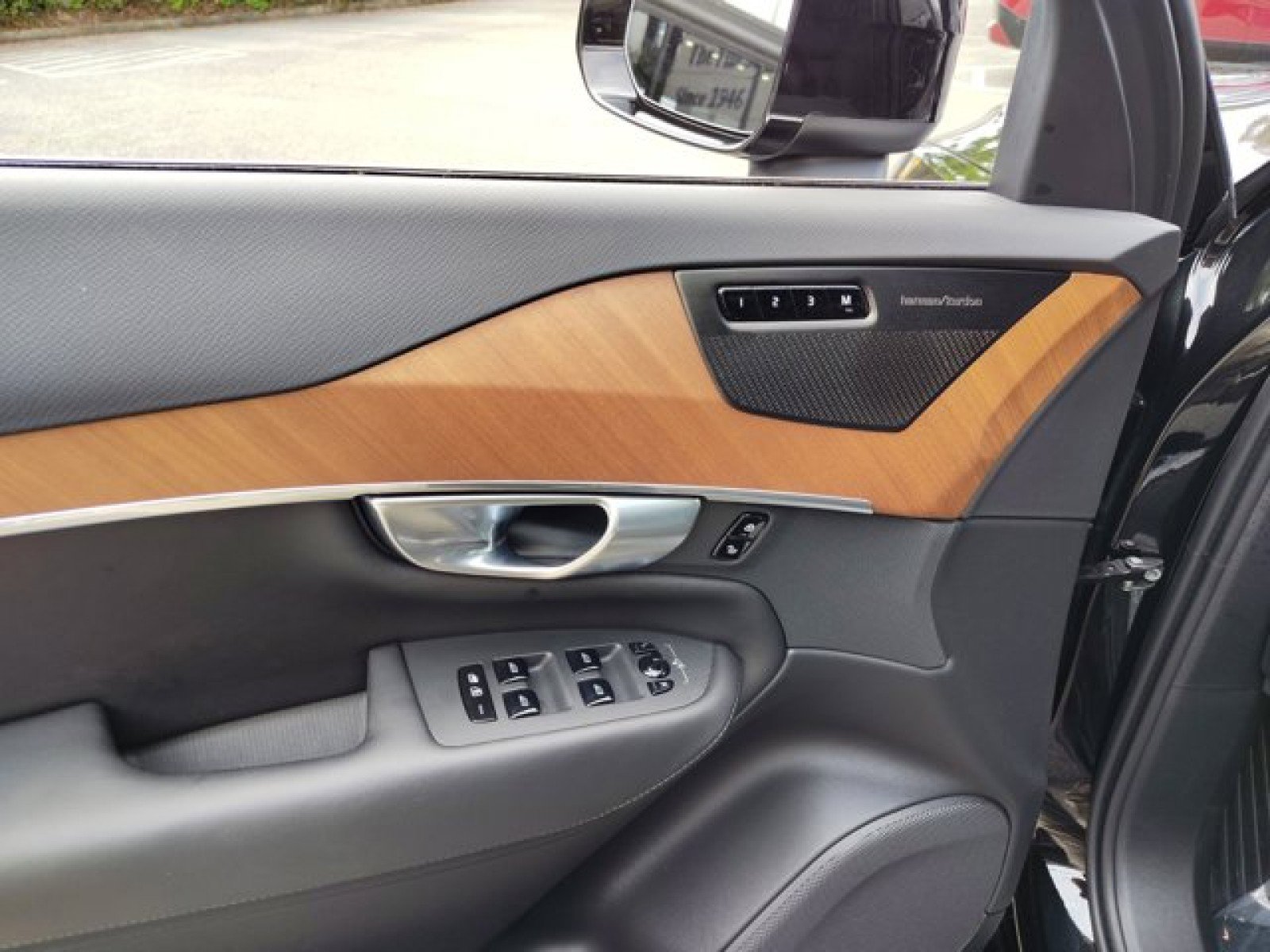 Used 2024 Volvo XC90 B6 Plus w/ Protection Package Premier image 22