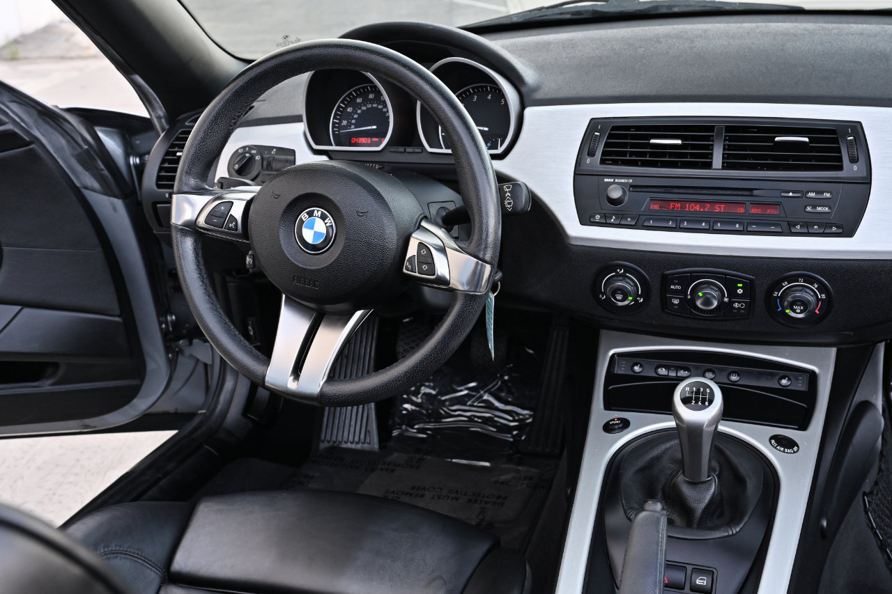 Used 2006 BMW Z4 3.0si RWD image 42