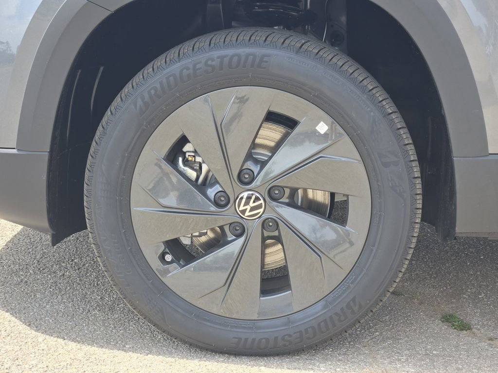New 2026 Volkswagen Taos S image 9