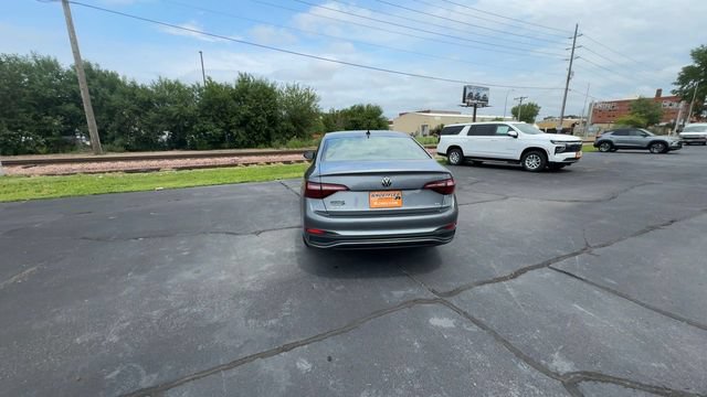 Used 2024 Volkswagen Jetta SE FWD image 7