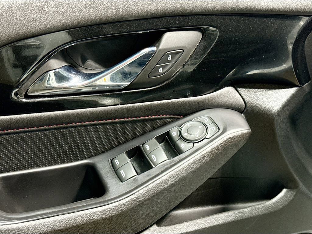 Used 2023 Chevrolet Traverse RS w/ LPO, Floor Liner Package image 18