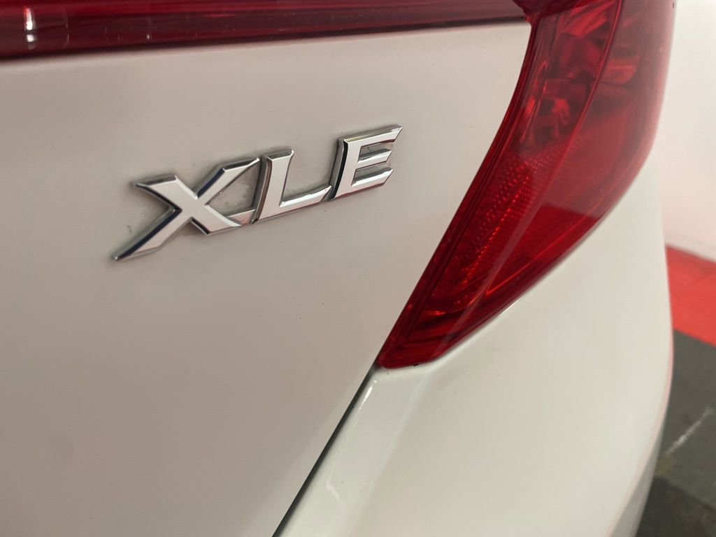 Used 2012 Toyota Camry XLE image 11