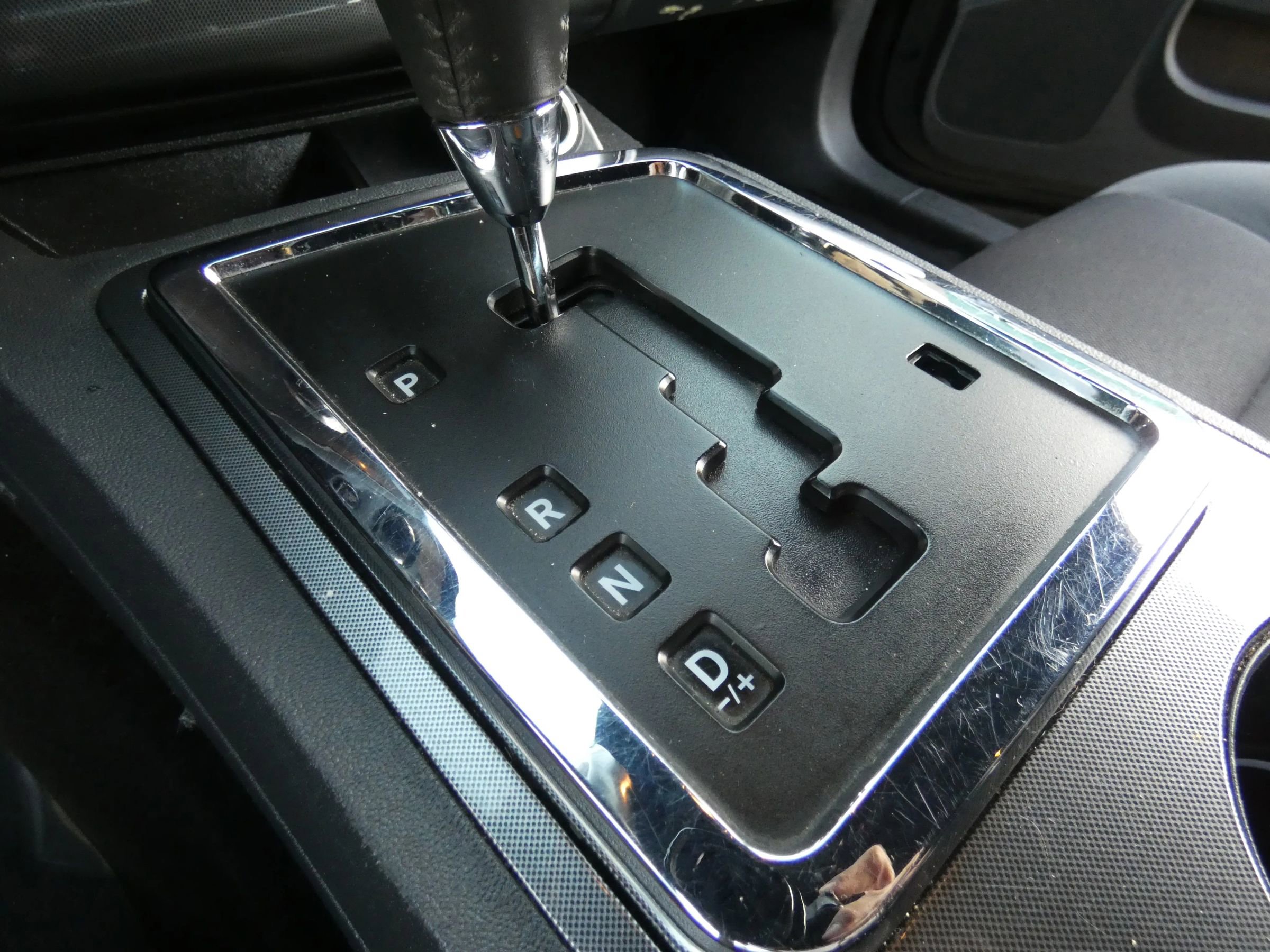 Used 2013 Dodge Challenger SXT image 44