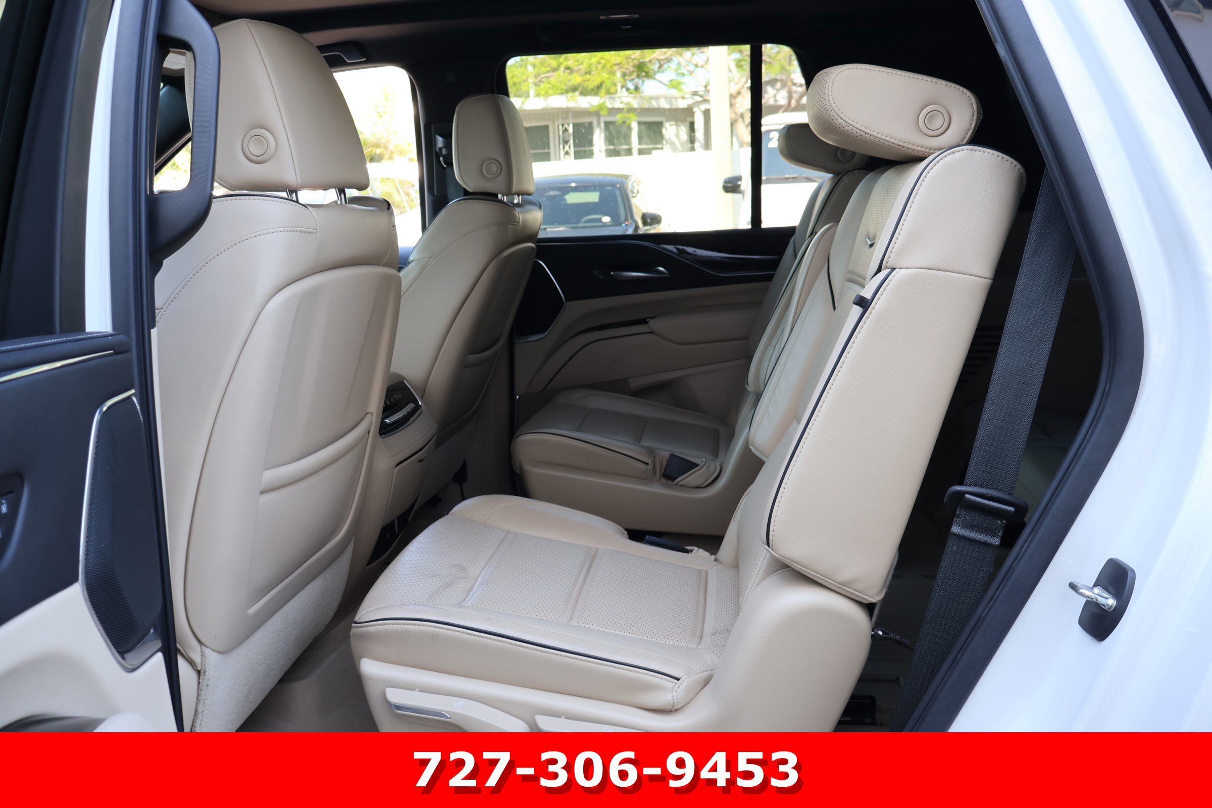 Used 2021 Cadillac Escalade Premium Luxury RWD image 15