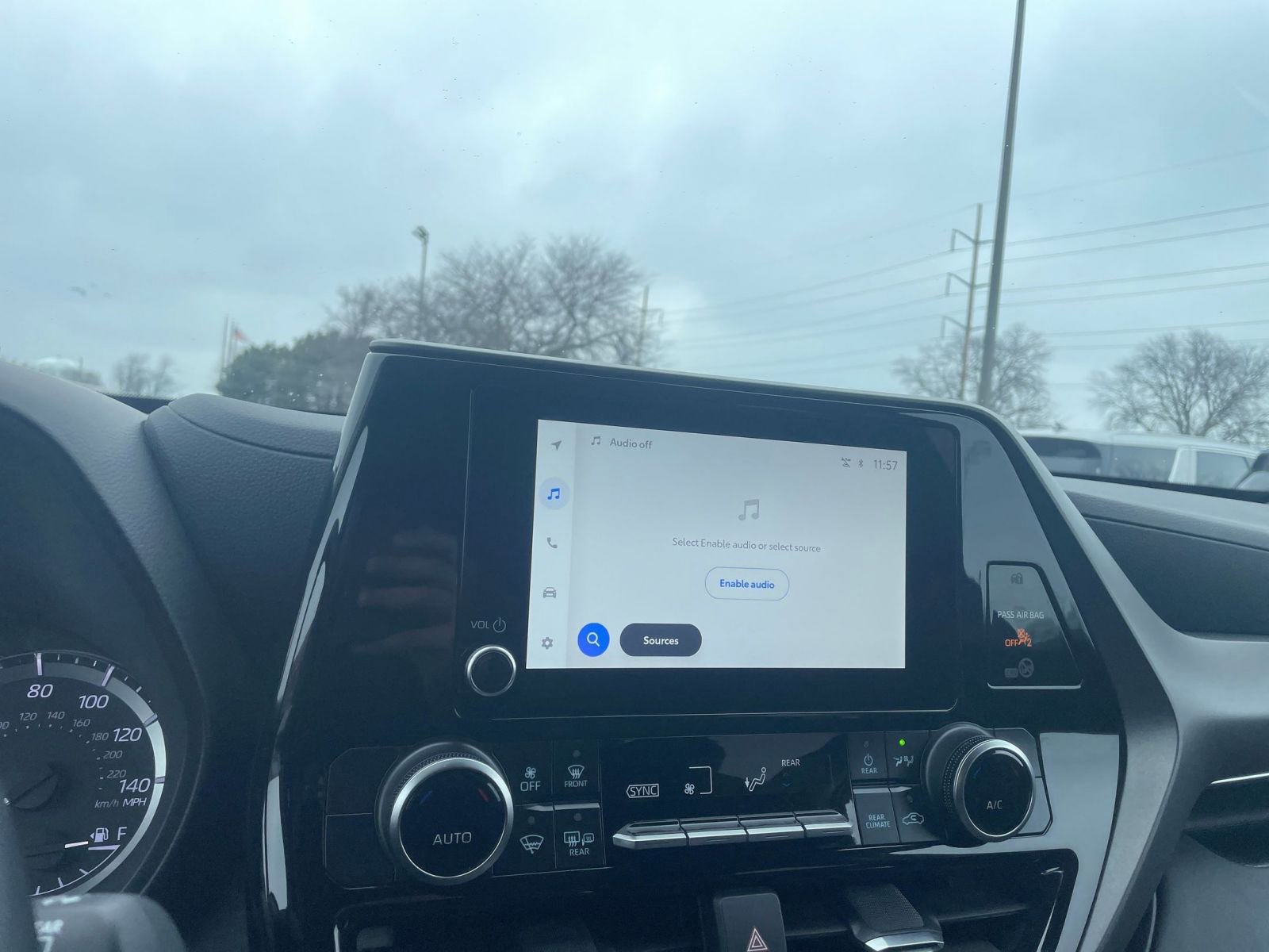 Used 2025 Toyota Highlander LE image 20