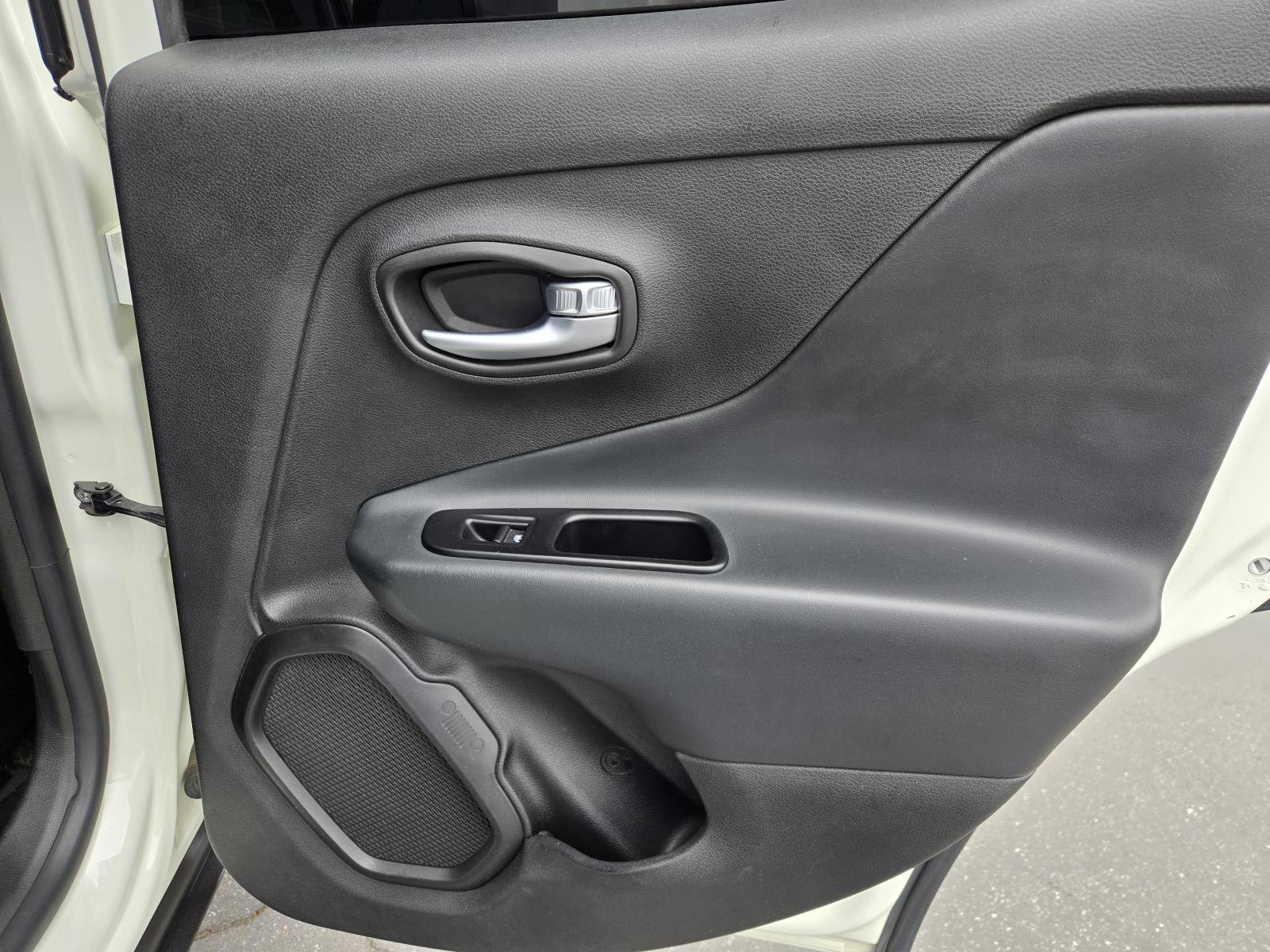 Certified 2019 Jeep Renegade Trailhawk image 31