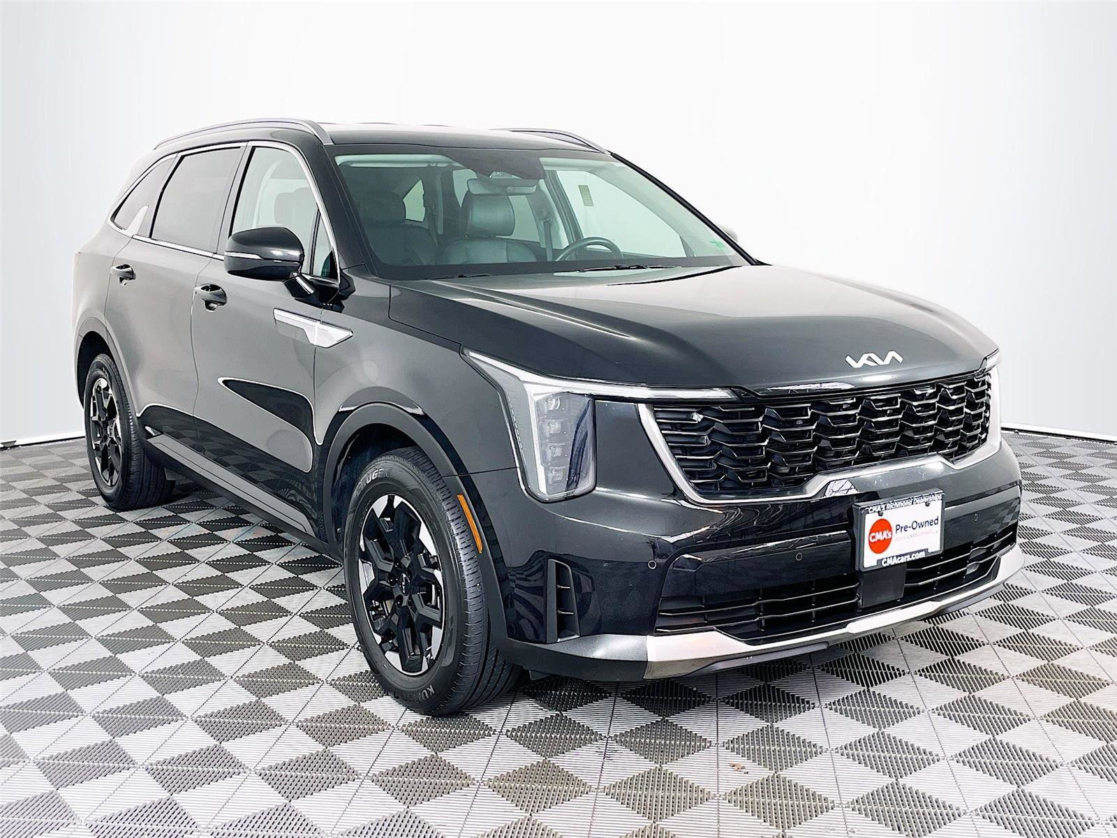 Used 2025 Kia Sorento S