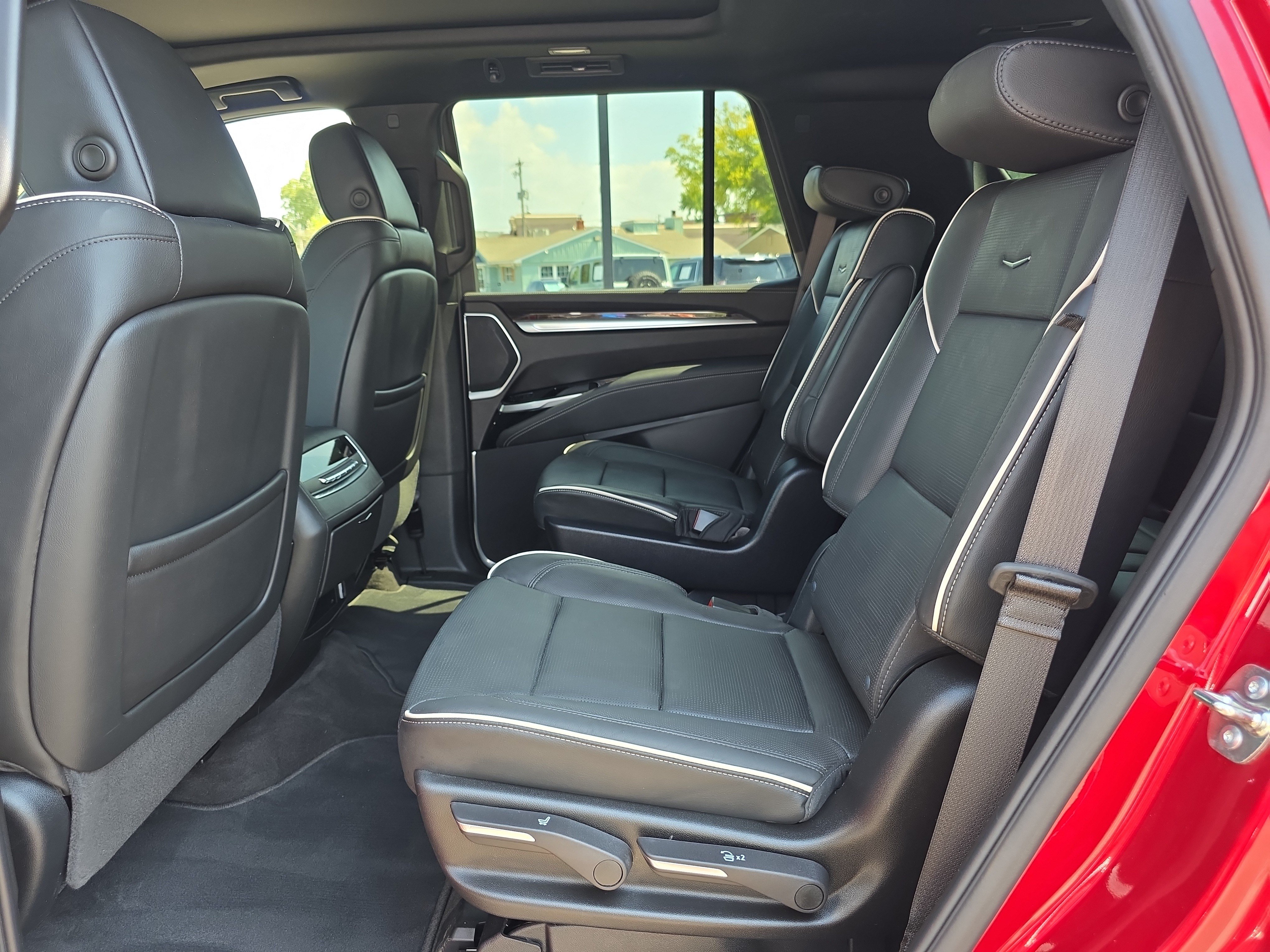 Used 2026 Cadillac Escalade Luxury w/ Touring Package AWD/4WD image 11