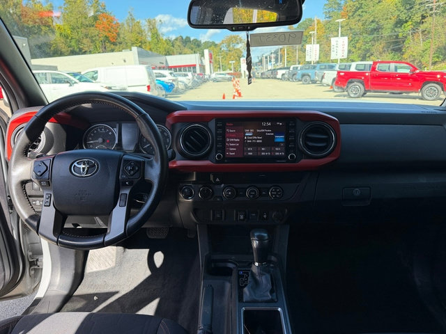 Certified 2020 Toyota Tacoma TRD Off-Road AWD/4WD image 12