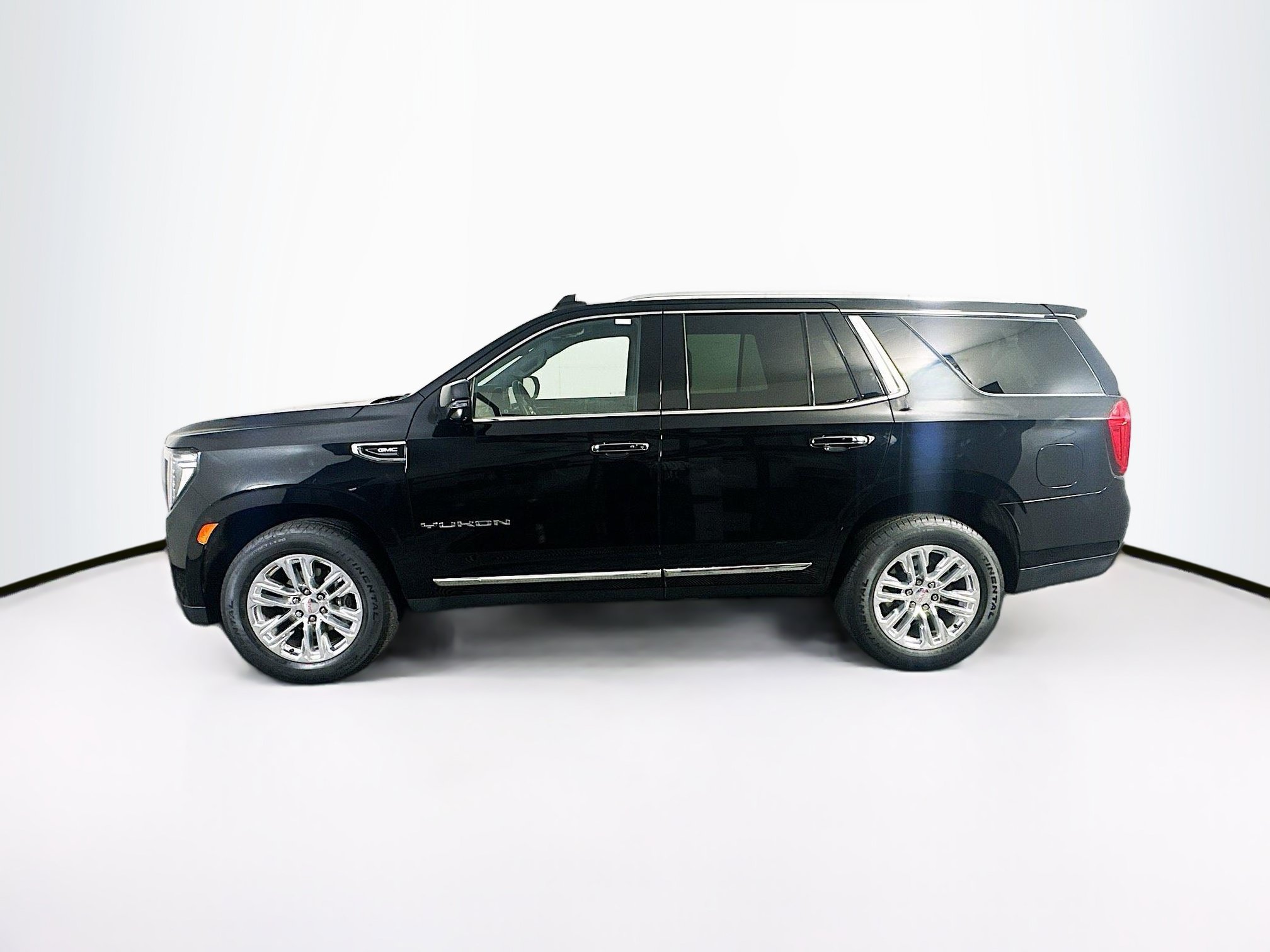 Used 2024 GMC Yukon SLT w/ SLT Premium Package RWD image 4