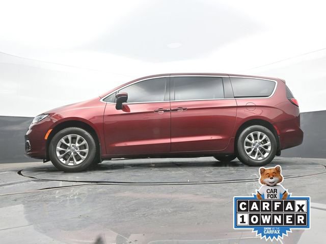 Used 2023 Chrysler Pacifica Touring-L image 53
