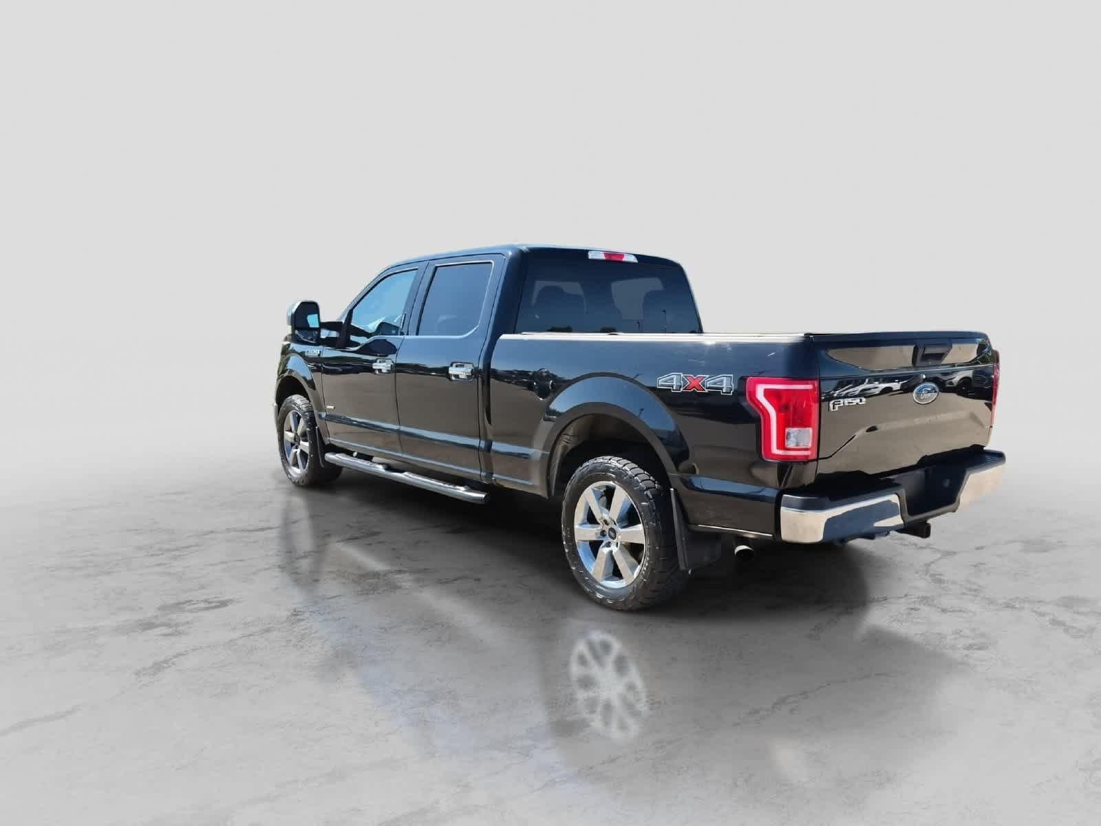 Used 2017 Ford F150 XLT w/ Trailer Tow Package AWD/4WD image 6