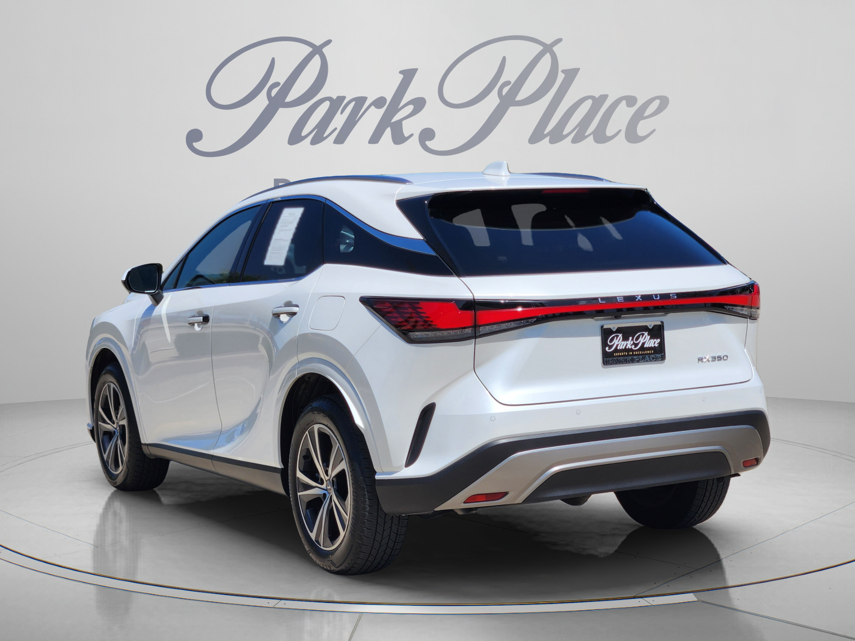 Used 2025 Lexus RX 350 Premium w/ Accessory Package (Z1) FWD image 3