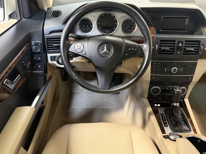 Used 2012 Mercedes-Benz GLK 350 4MATIC image 16