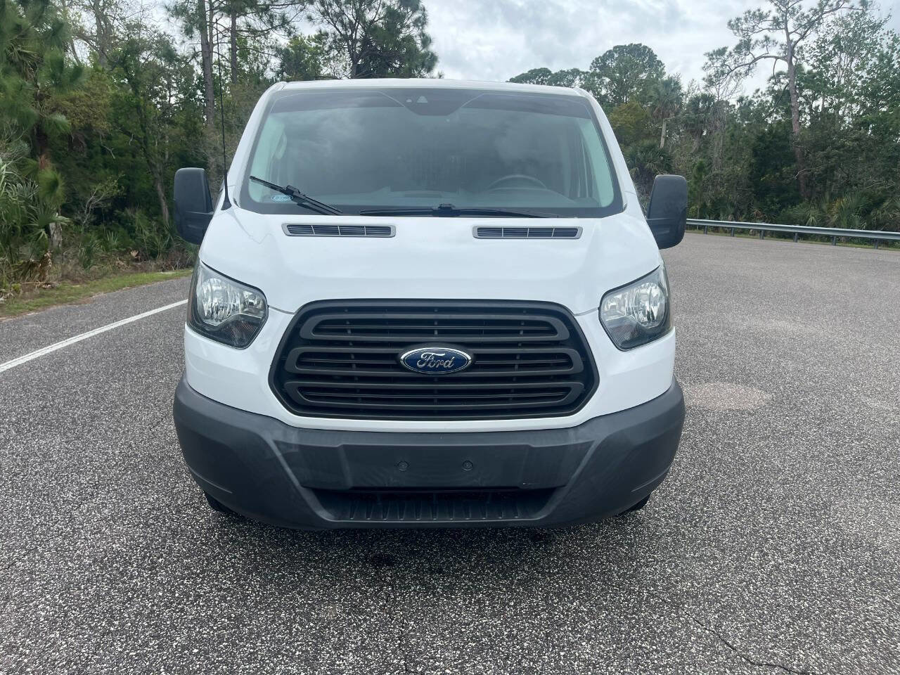 Used 2017 Ford Transit 250 250 3dr SWB Low Roof Cargo Van image 8