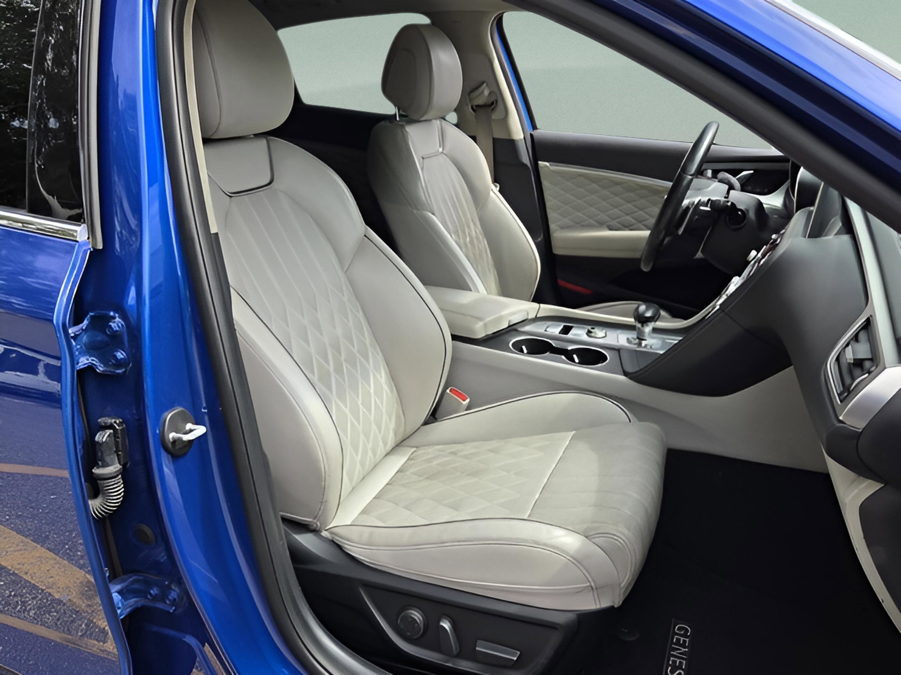 Used 2019 Genesis G70 2.0T Advanced w/ Dynamic Package RWD image 19