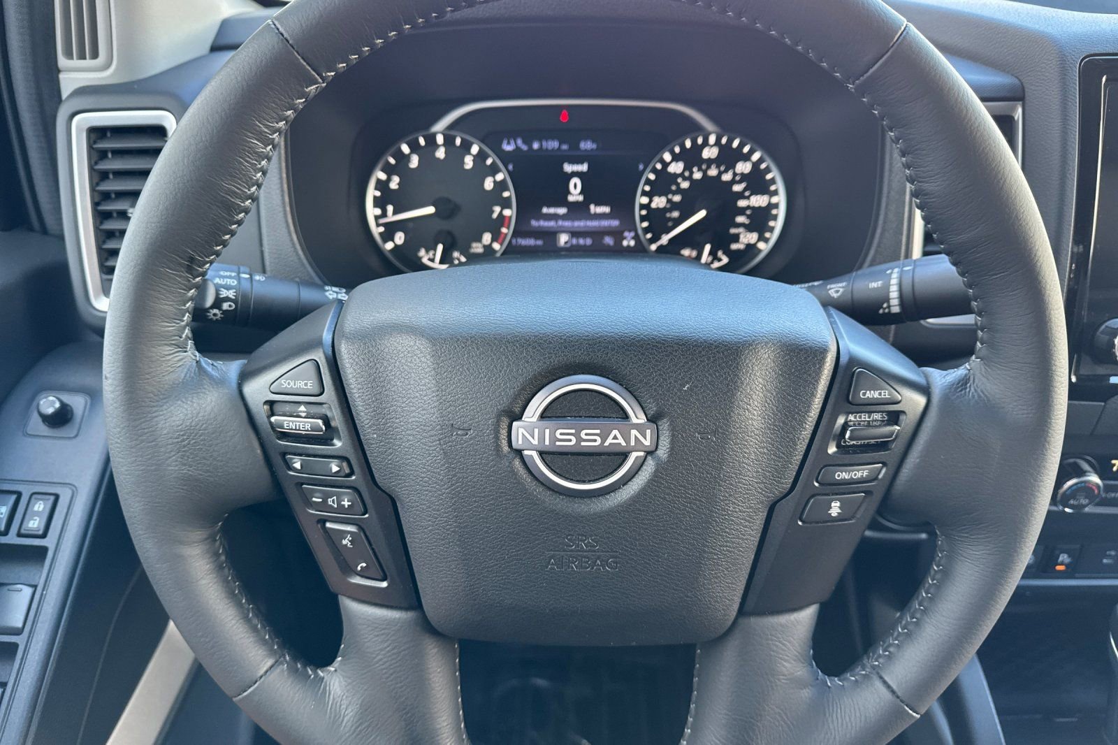 Used 2024 Nissan Frontier SL w/ Technology Package image 26