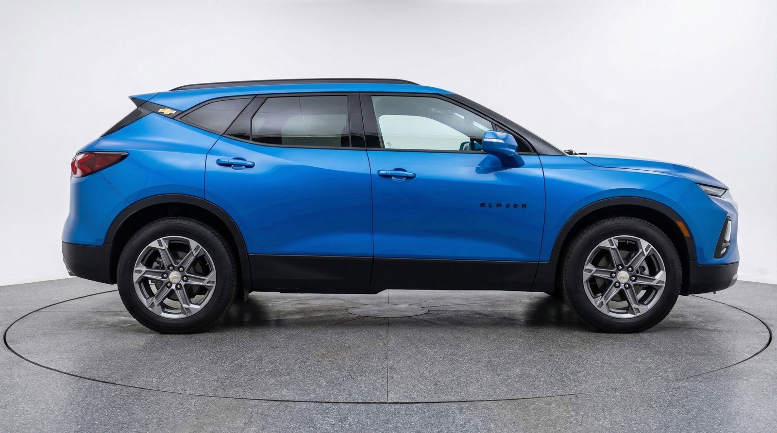 Used 2025 Chevrolet Blazer LT FWD image 11