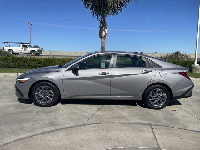 Used 2024 Hyundai Elantra SEL image 5