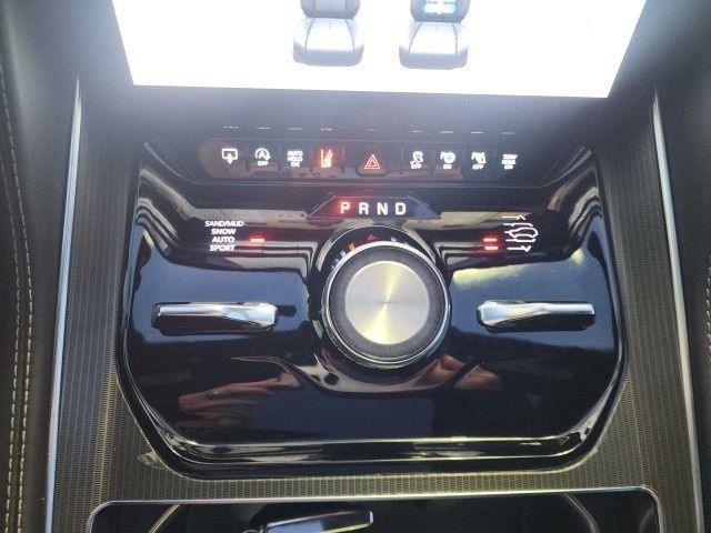 New 2026 Jeep Grand Wagoneer Summit AWD/4WD image 10