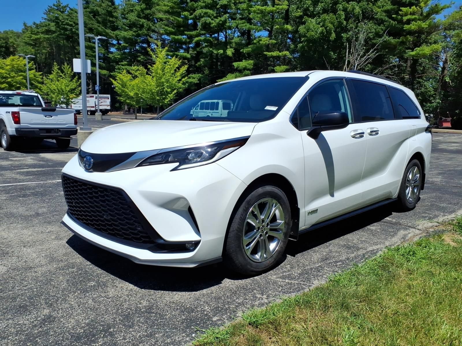 Used 2021 Toyota Sienna XSE AWD/4WD image 5