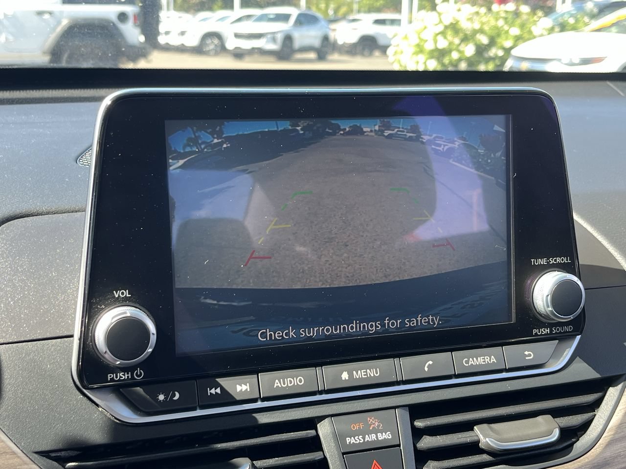 Used 2025 Nissan Altima 2.5 SV FWD image 13
