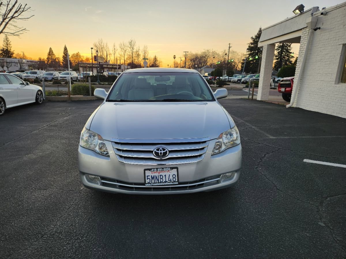 Used 2005 Toyota Avalon XLS image 8
