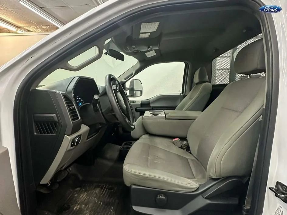 Used 2018 Ford F550 2WD Regular Cab Super Duty w/ Power Equipment Group image 7